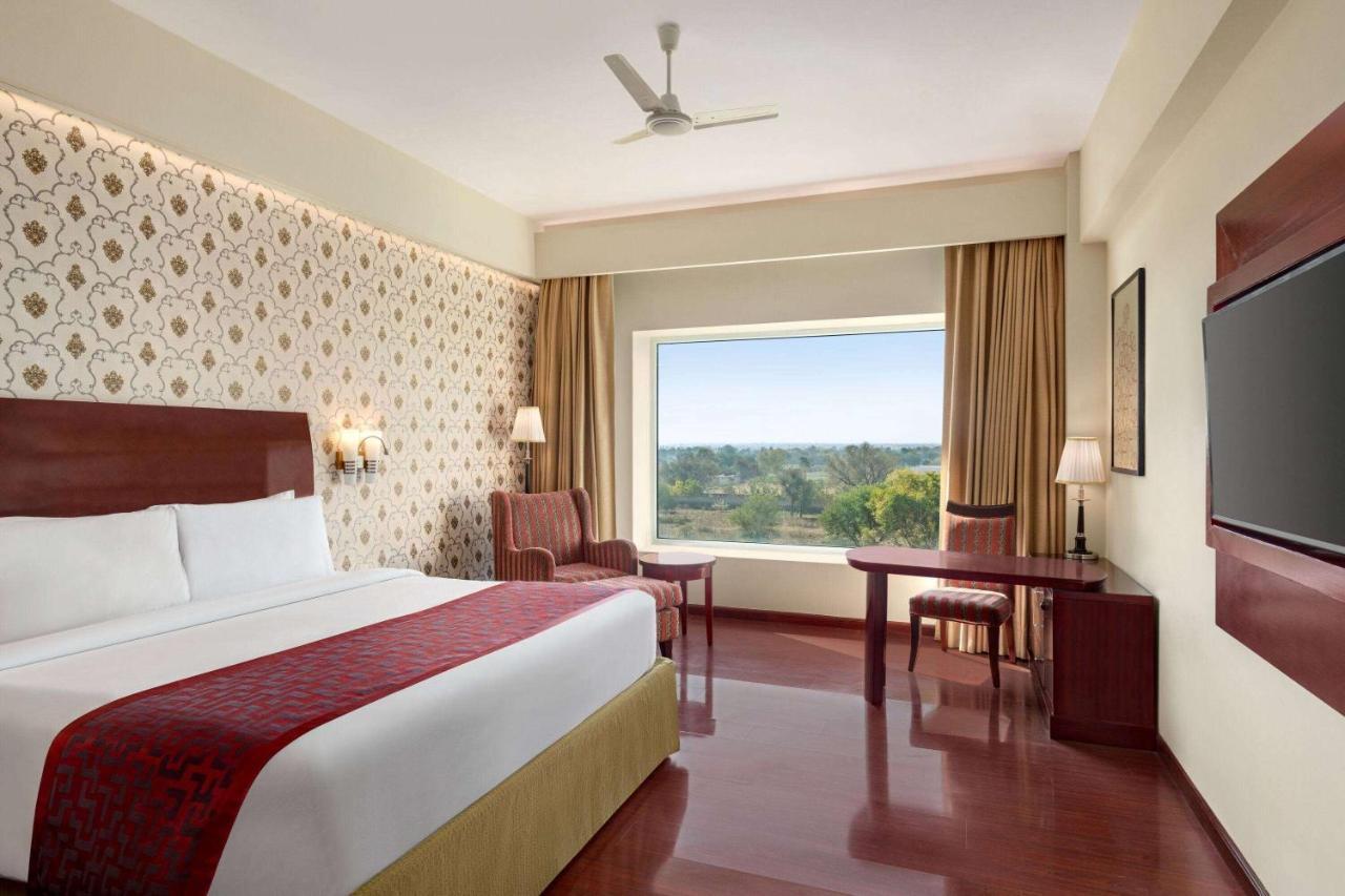 فندق Ramada By Wyndham Jaipur Jaisinghpura المظهر الخارجي الصورة